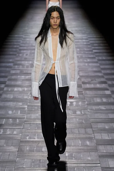 Look 35